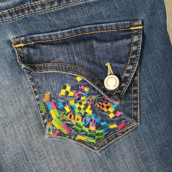 EUC🔥 COOGI denim capris - Picture 7 of 8